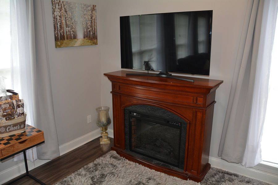 <p>Fireplace, 46 in Smart TV , Specturm Cable, and Internet</p>